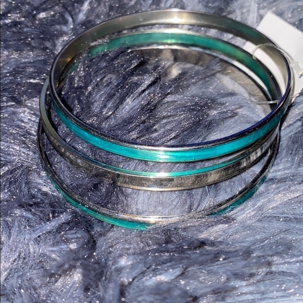 NWT Silver/ turquoise bangle bracelet - Picture 3 of 5